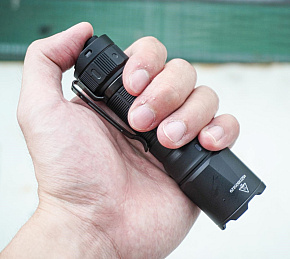 Fenix TK05R Taktická Kapesní EDC Svítilna