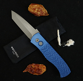 Pro-Tech CQC7 Auto Blue Tanto 154CM