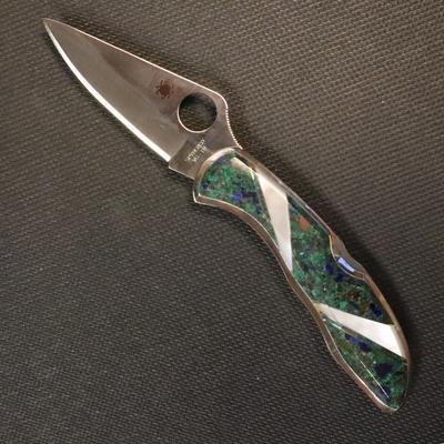 Spyderco Delica Custom Jewelry Collection Azurite Mother of Pearl - 1