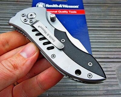 Smith & Wesson Extreme Ops Linerlock Folder - 2
